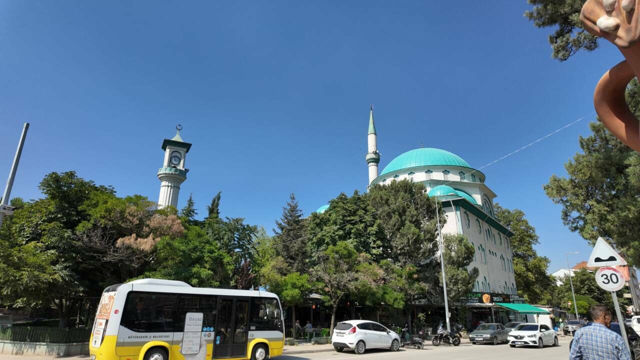 Bursa'da asırlık minareyi görenler bir daha bakıyor 3 bursada asirlik minareyi gorenler bir daha bakiyor e87f3ea2bbc9