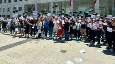 Bursa’da Atış Yapı mağdurları, yaptıkları basın açıklamasıyla yaşadıkları mağduriyeti kamuoyuyla
