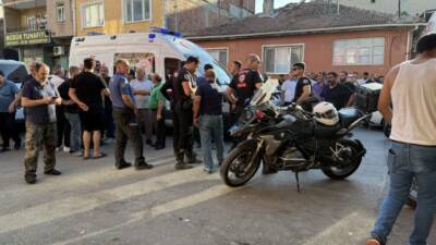 Bursa'nın Osmangazi ilçesinde çıkan bıçaklı kavgada 3 kişi yaralandı.
Panayır Mahallesi