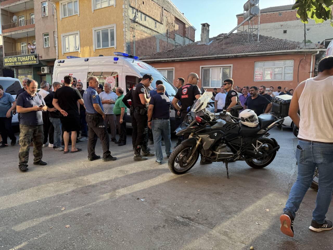 Bursa'da bıçaklı kavga 3 bursada bicakli kavga 6617060f2b99