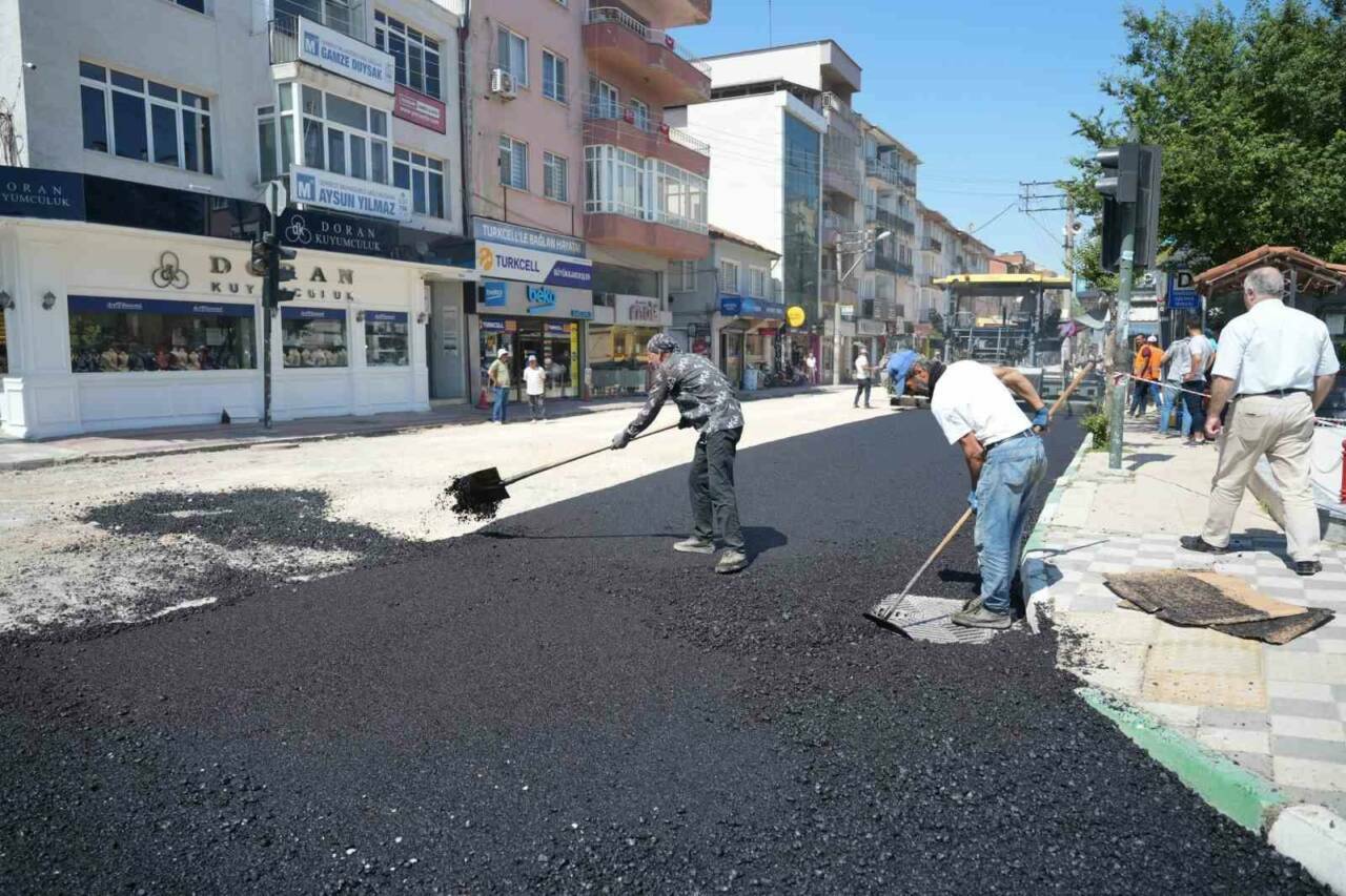 Bursa'da bir ilçeye daha sıcak asfalt 2 bursada bir ilceye daha sicak asfalt 1d4f2bd681a9