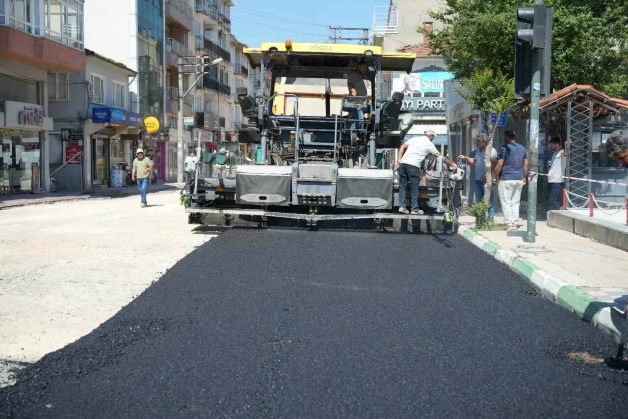 Bursa'da bir ilçeye daha sıcak asfalt 3 bursada bir ilceye daha sicak asfalt 44e1ee42d763