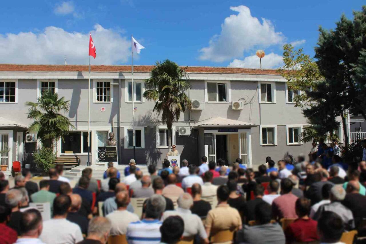Bursa'da cezaevinde 15 Temmuz anması 3 bursada cezaevinde 15 temmuz anmasi a7e3eeb4a8e4