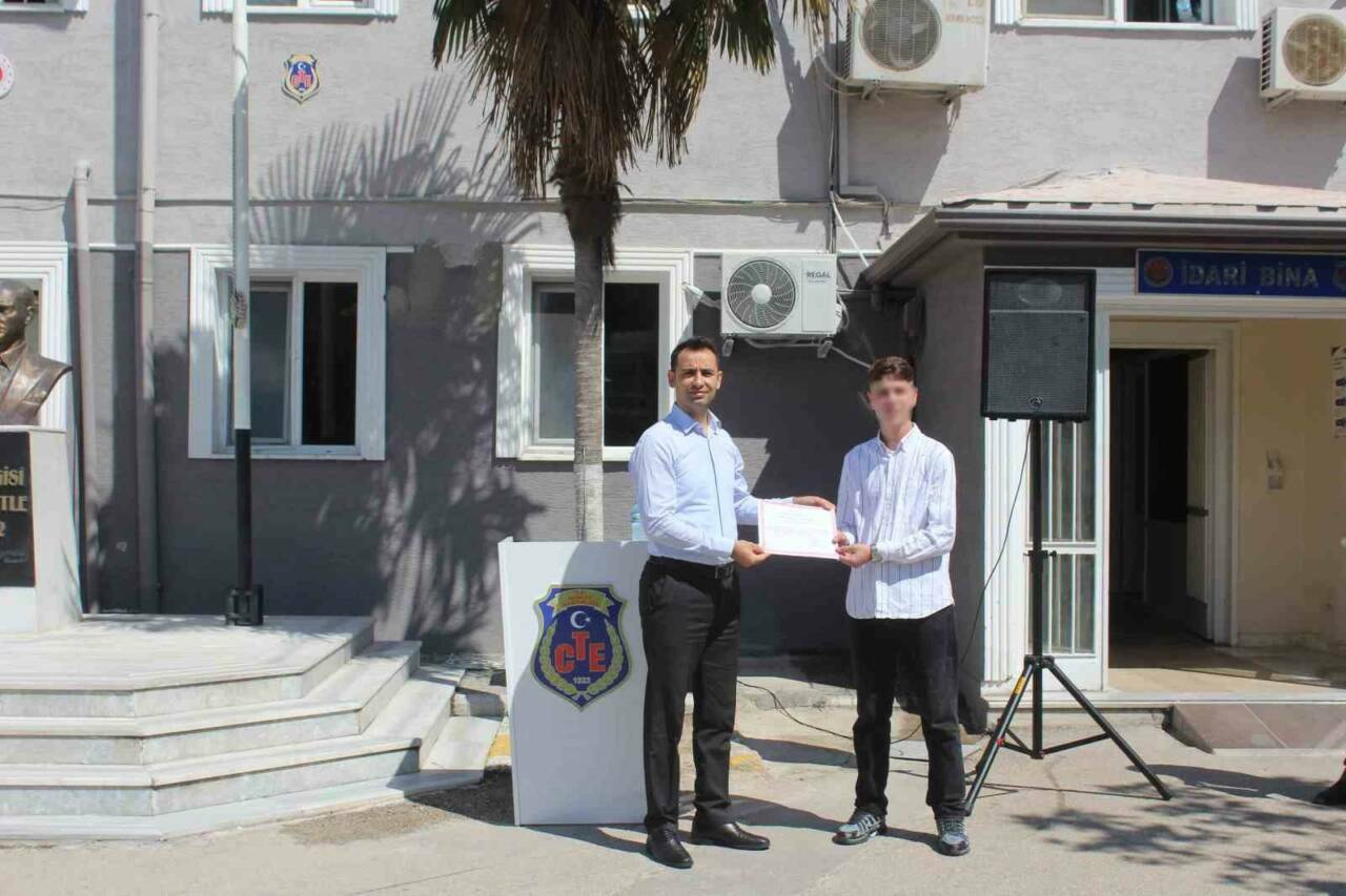 Bursa'da cezaevinde 15 Temmuz anması 1 bursada cezaevinde 15 temmuz anmasi f0242abfb7a1