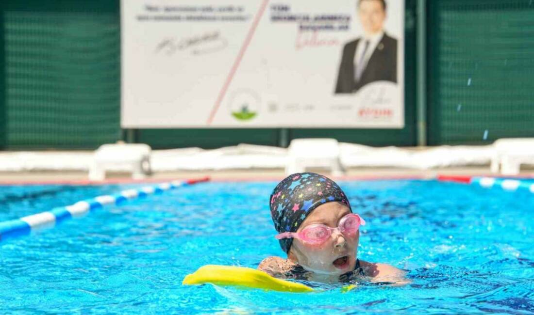 Bursa’da çocuklar geleceğe kulaç atıyor Yaz tatilini çocuklar için eğitici ve verimli hale getiren Osmangazi