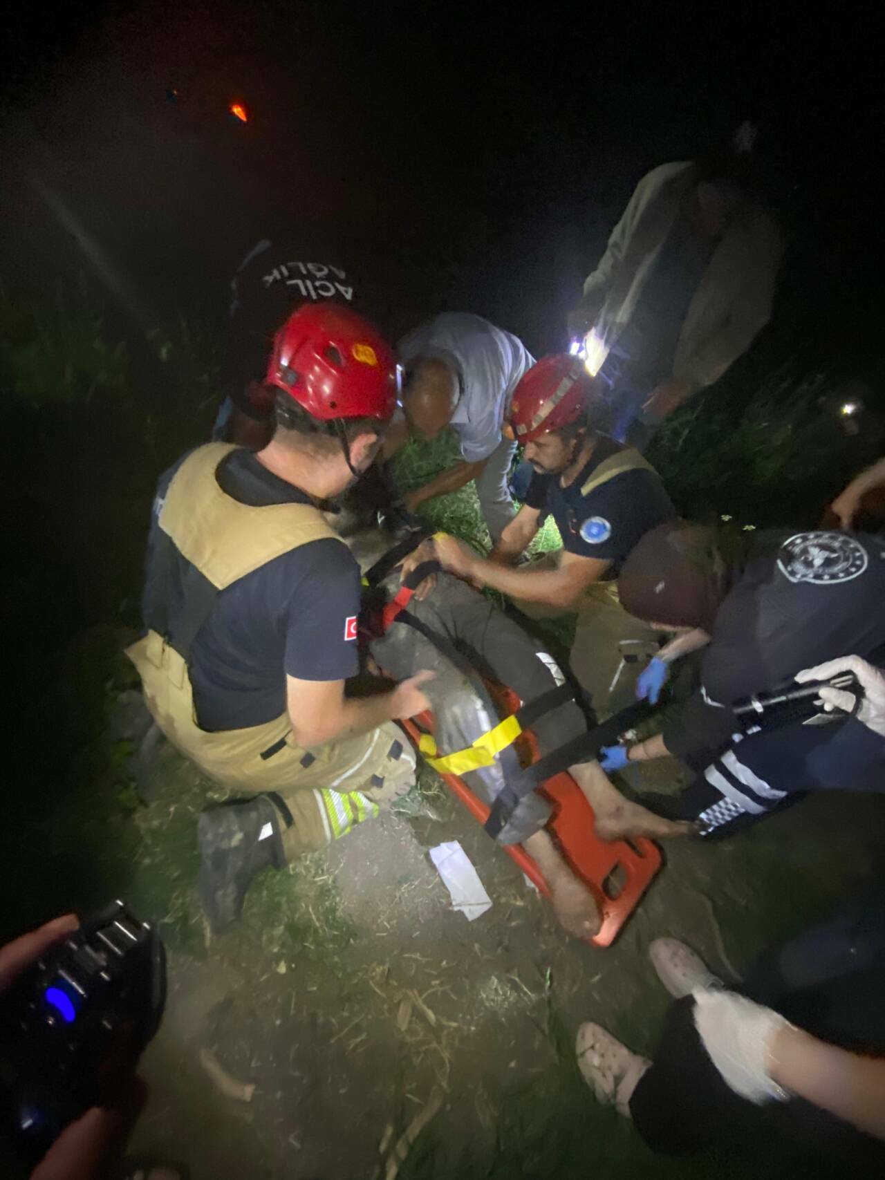 Bursa'da traktör devrildi! Yaşlı adamın durumu ağır... 4 bursada devrilen traktorun surucusu agir yaralandi 9fc4a4b71900