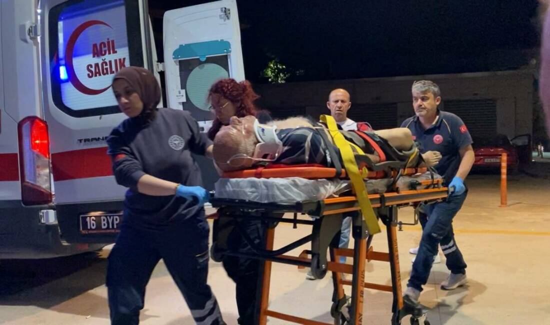 Bursa’da traktör devrildi! Yaşlı adamın durumu ağır… Bursa'nın İnegöl ilçesinde devrilen traktörün sürücüsü ağır yaralandı.