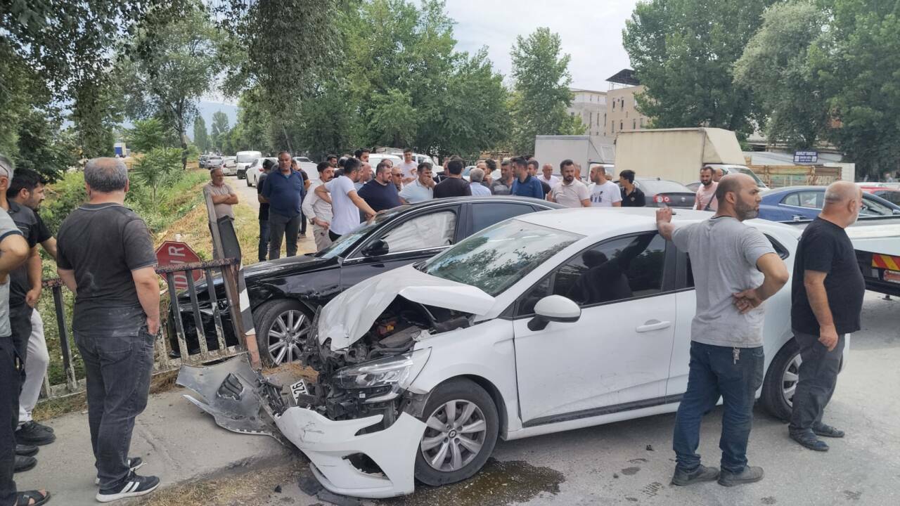 Bursa'da ehliyetsiz sürücü dehşeti 4 bursada ehliyetsiz surucu dehseti 0ff6351e8e88