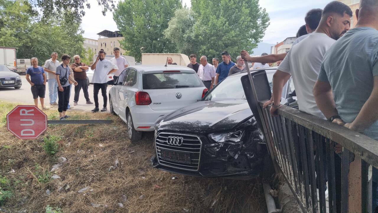 Bursa'da ehliyetsiz sürücü dehşeti 2 bursada ehliyetsiz surucu dehseti 9a57564aaead
