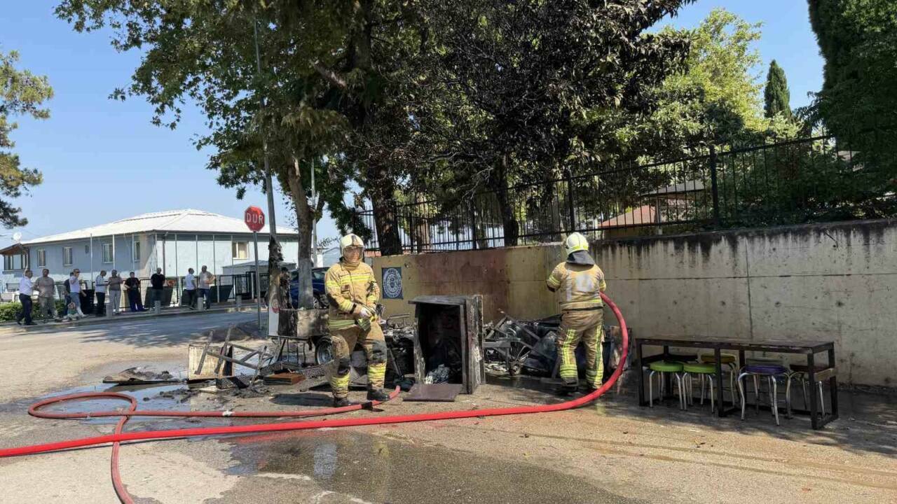 Bursa'da ekmek teknesi küle döndü 2 bursada ekmek teknesi kule dondu 97d10883d7e3