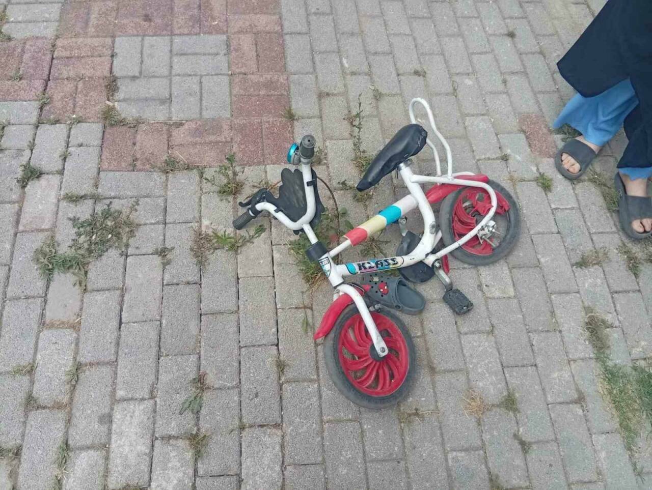 bursada feci kaza kucuk cocuk kamyonun altinda kaldi fd4c9413c5ec