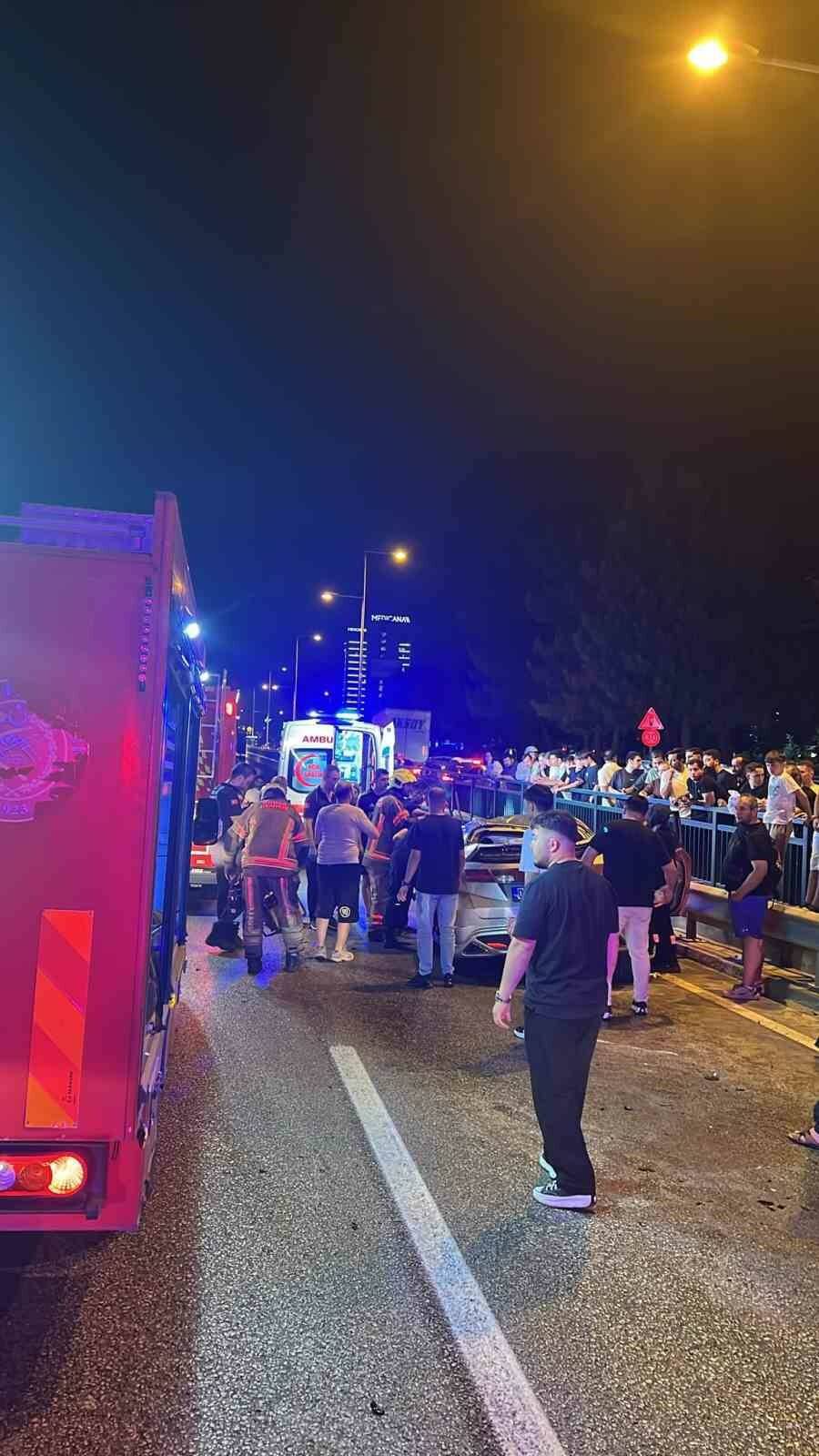 Bursa’da feci kaza! Metrelerce takla attı 2 bursada feci kaza metrelerce takla atti e5c56bdc0013