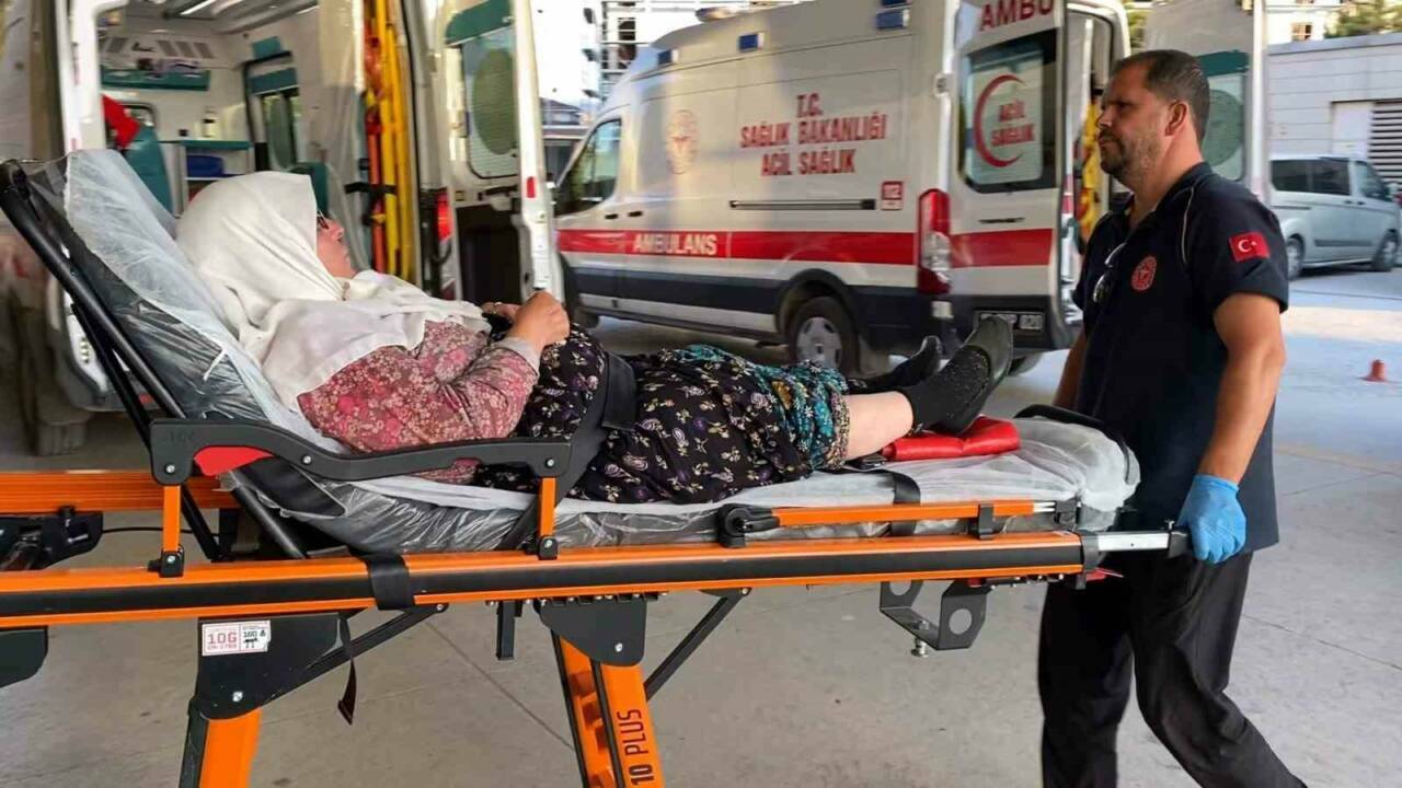 Bursa'da feci kaza! Servis devrildi: Çok sayıda yaralı var... 5 bursada feci kaza servis devrildi cok sayida yarali var 84905273024f