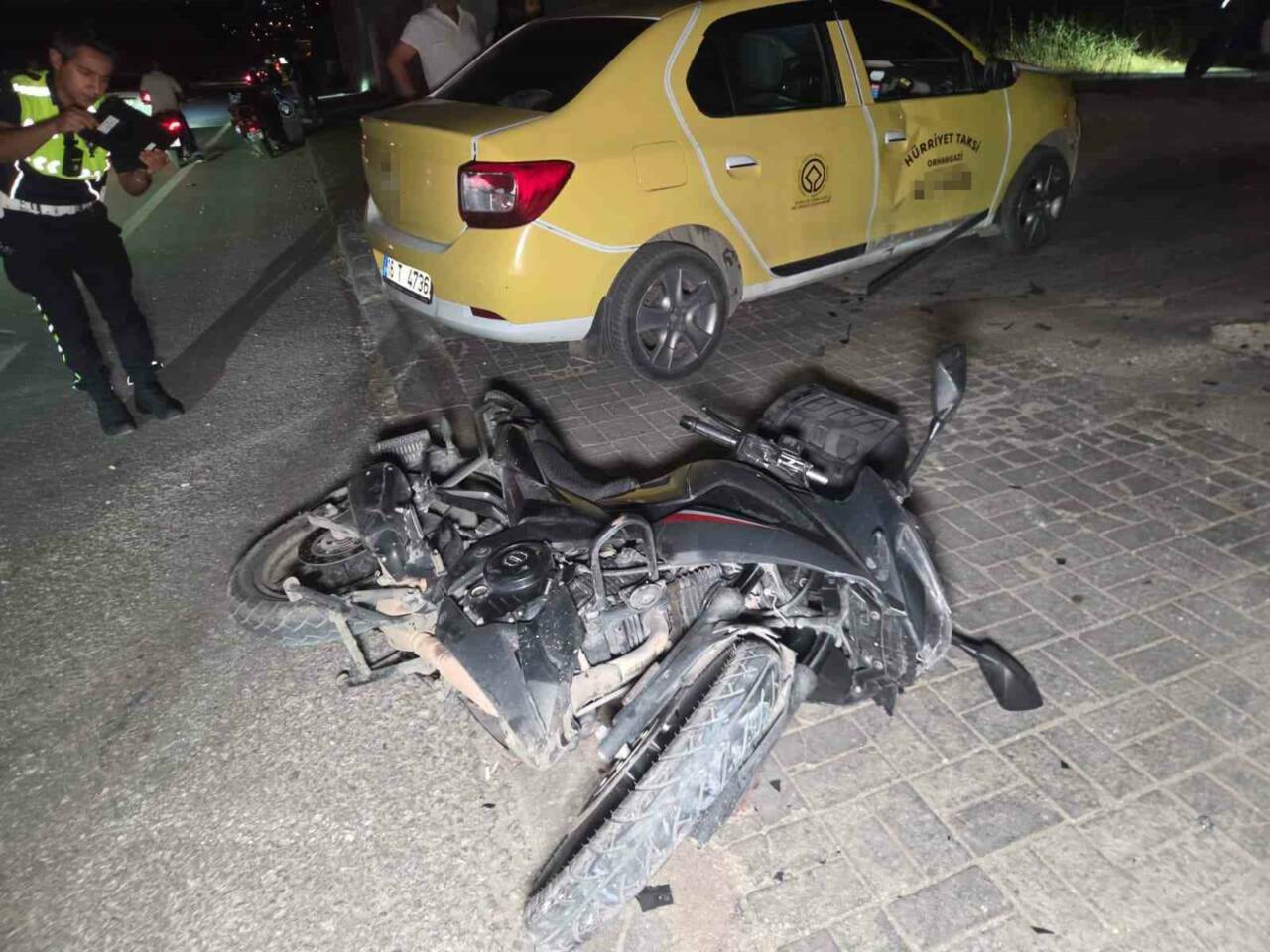 Bursa'da feci kaza! Arkadaşları hastaneye akın etti 2 bursada feci kaza 1d14c651b8ff