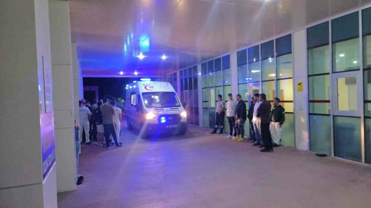 Bursa'da feci kaza! Arkadaşları hastaneye akın etti 3 bursada feci kaza 50acc2067096
