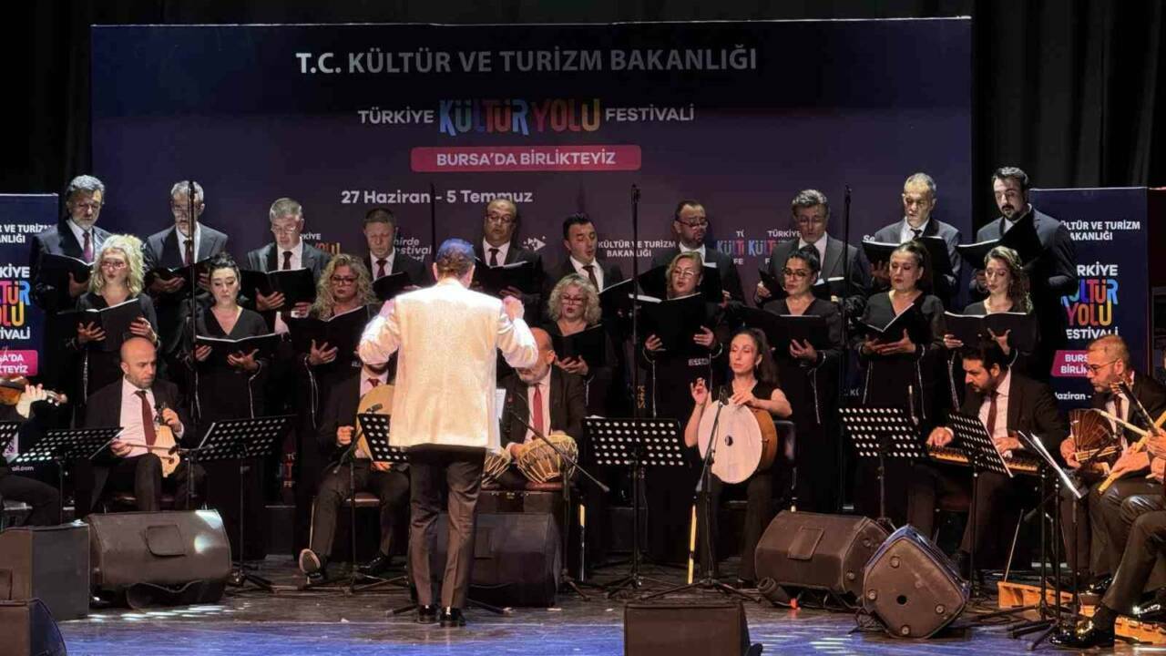 Bursa’da fethin 700. yılına özel beste yarışmasında ödüller sahiplerini buldu 2 bursada fethin 700 yilina ozel beste yarismasinda oduller sahiplerini buldu 23100c6fb205