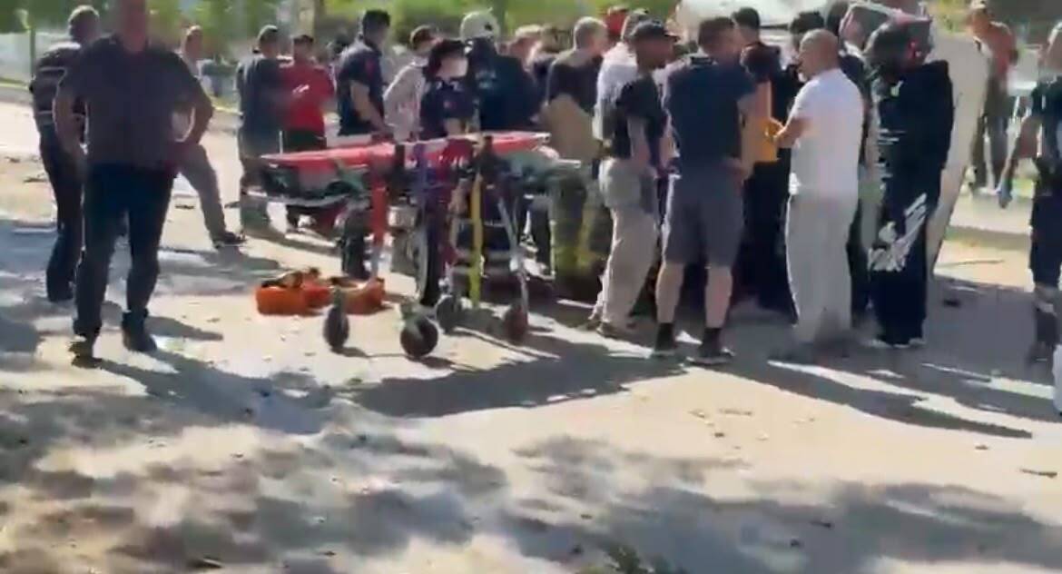 Bursa’da freni boşalan kamyon araçlara çarptı! Yaralılar var... 7 bursada freni bosalan kamyon araclara carpti yaralilar var d16c7bd9230d