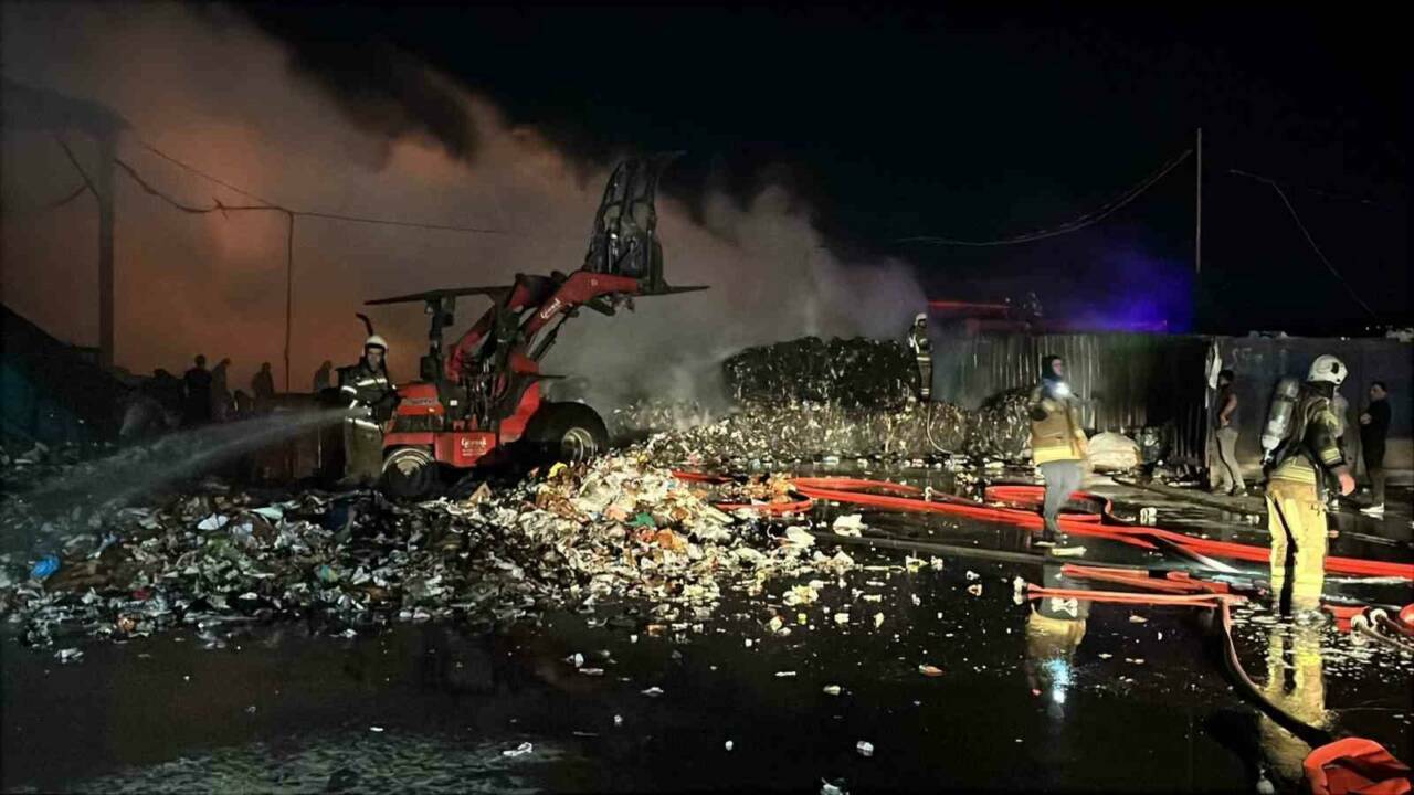 Bursa'da geceyi alevler aydınlattı 4 bursada geceyi alevler aydinlatti 4fd182de92db