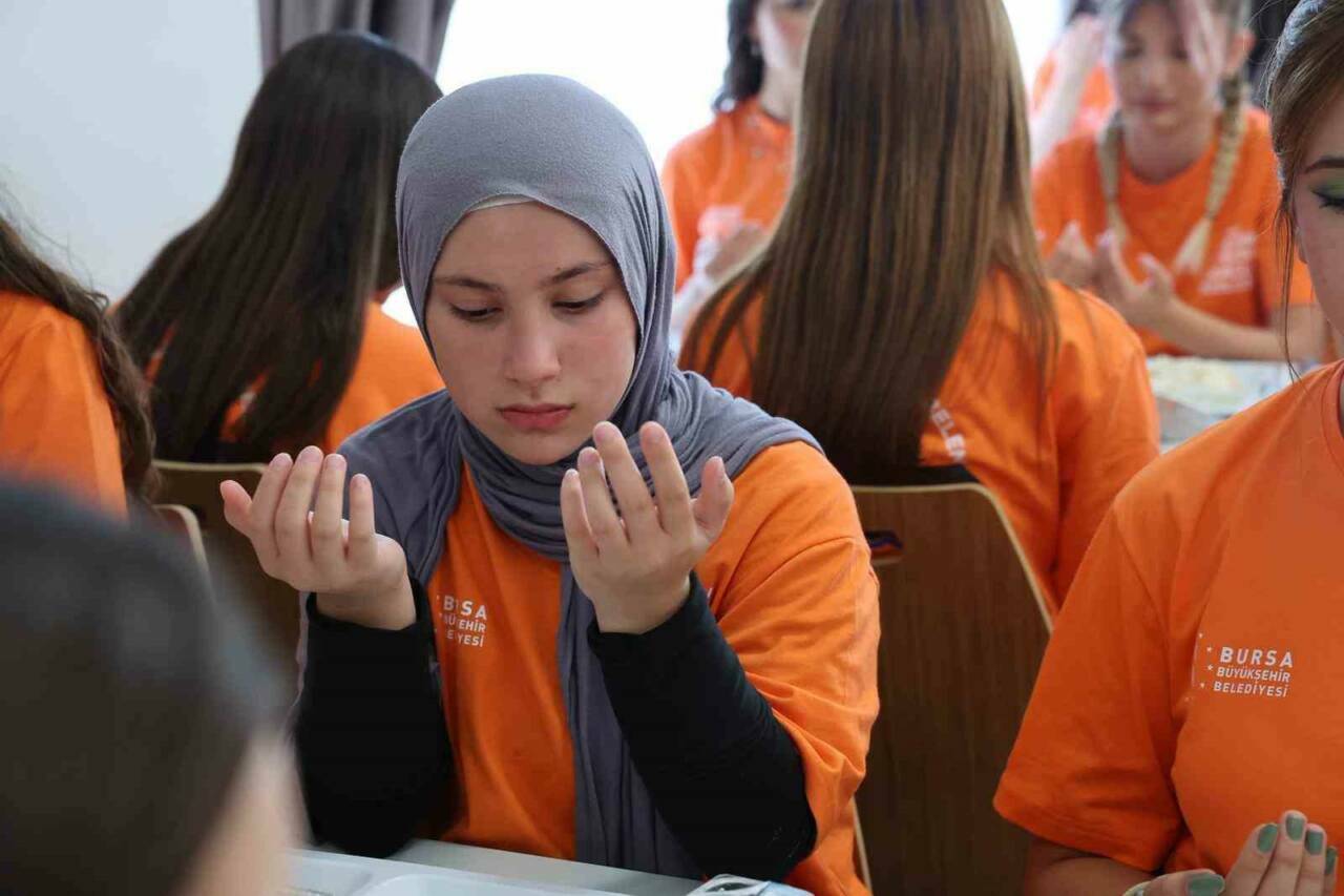 Bursa’da gençlik kampı başladı 5 bursada genclik kampi basladi 44f04fe8ca75