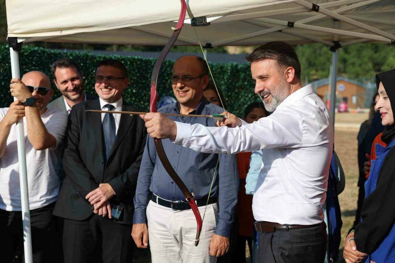 Bursa’da gençlik kampı başladı 1 bursada genclik kampi basladi 4f022e5e6211