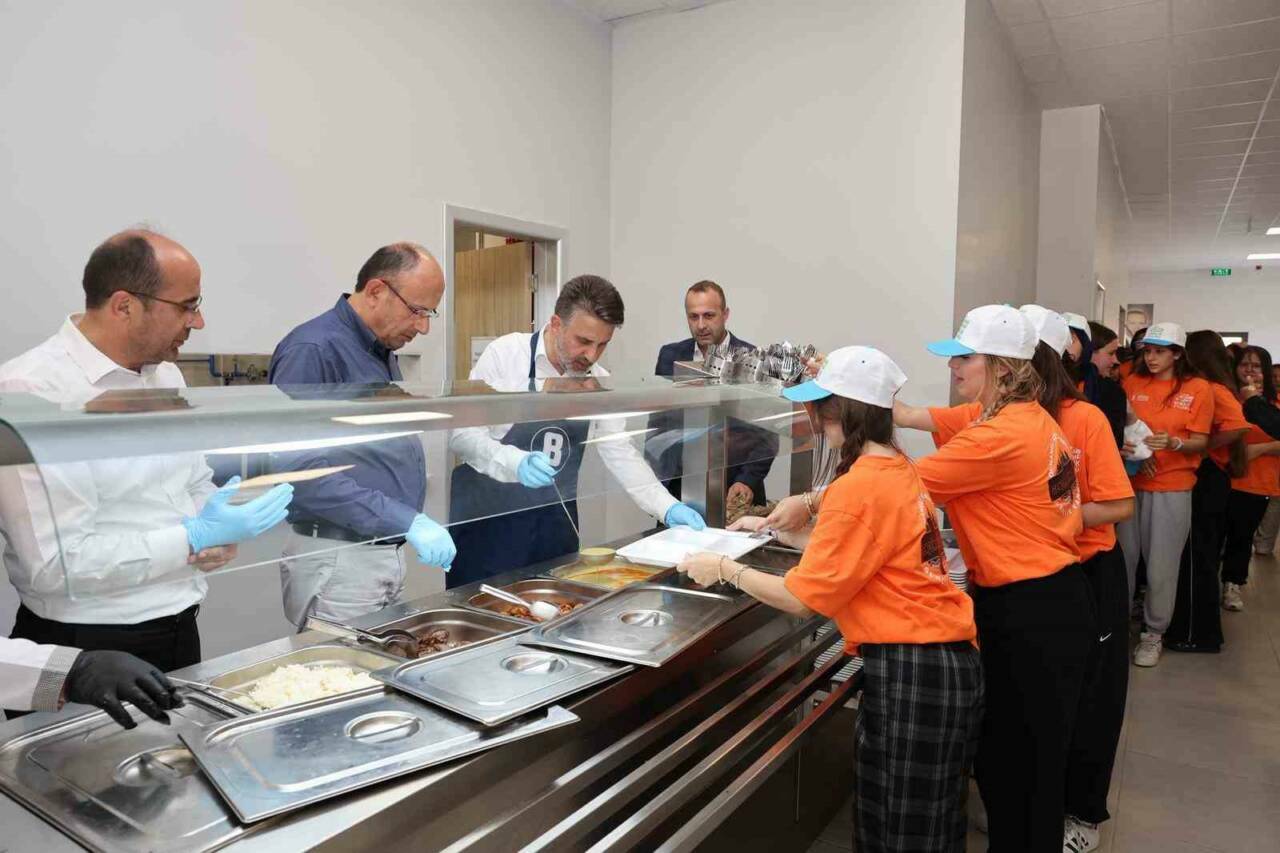 Bursa’da gençlik kampı başladı 3 bursada genclik kampi basladi c2830c5a36bf