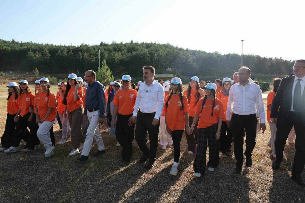 Bursa’da gençlik kampı başladı 2 bursada genclik kampi basladi e3283afd3eee