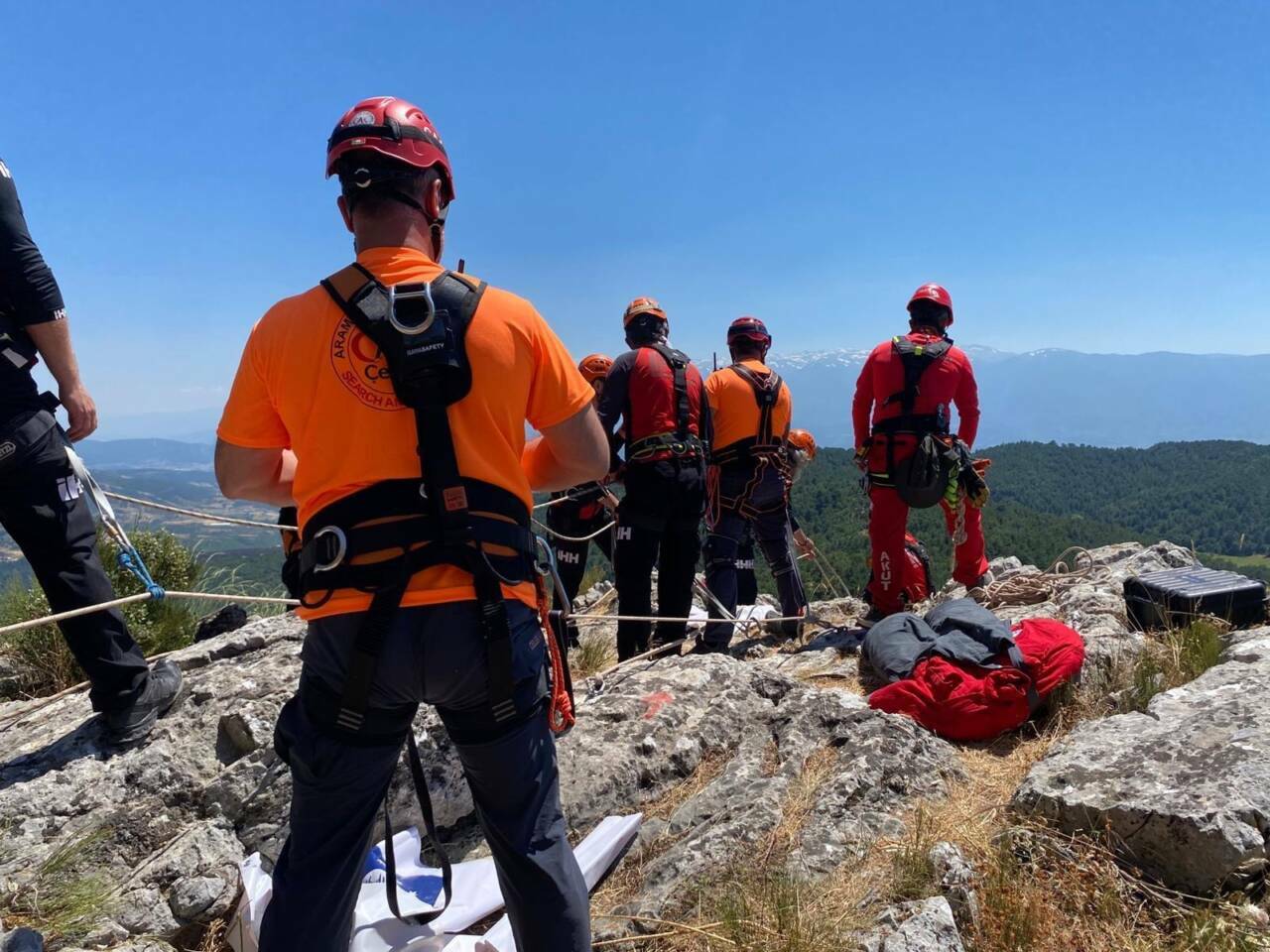 Bursa'da gerçeği aratmayan tatbikat; Kayalıklarda mahsur kaldılar... 5 bursada gercegi aratmayan tatbikat kayaliklarda mahsur kaldilar 99e7fdb1b315
