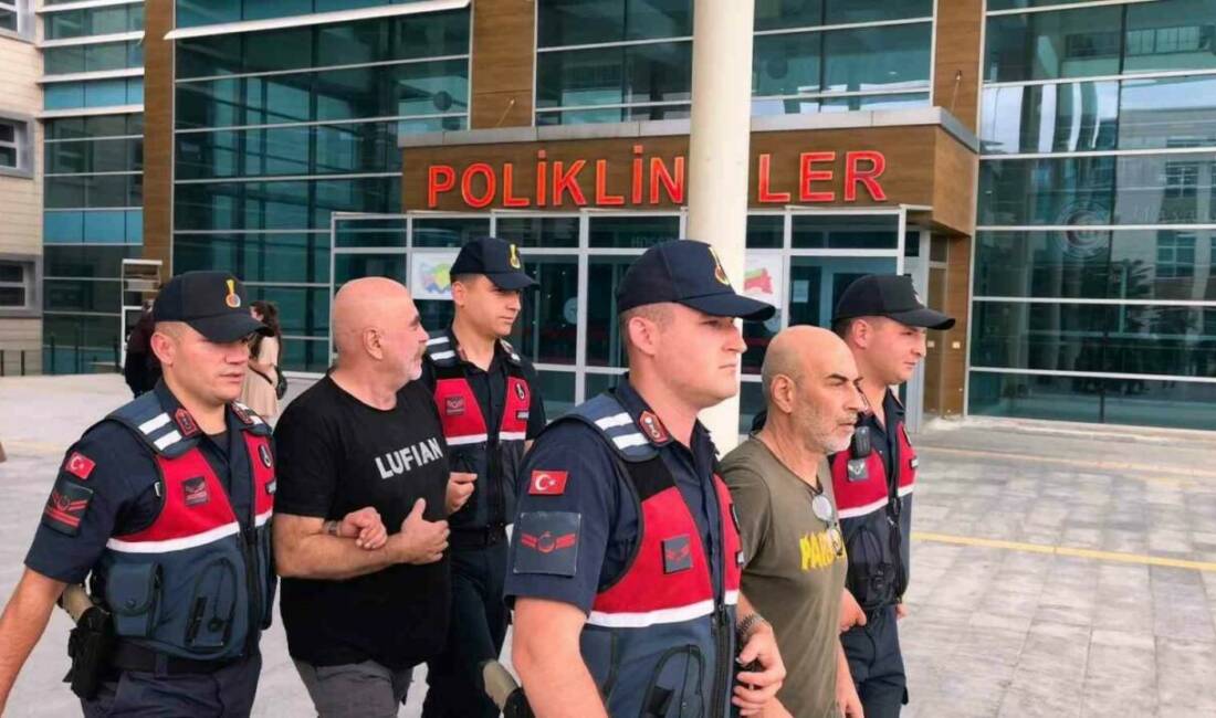 Bursa’da gözaltına alınan Ezel Akay’la ilgili yeni gelişme! Bursa’nın İnegöl ilçesinde düzenlenen uyuşturucu operasyonunda gözaltına alınan ünlü yönetmen