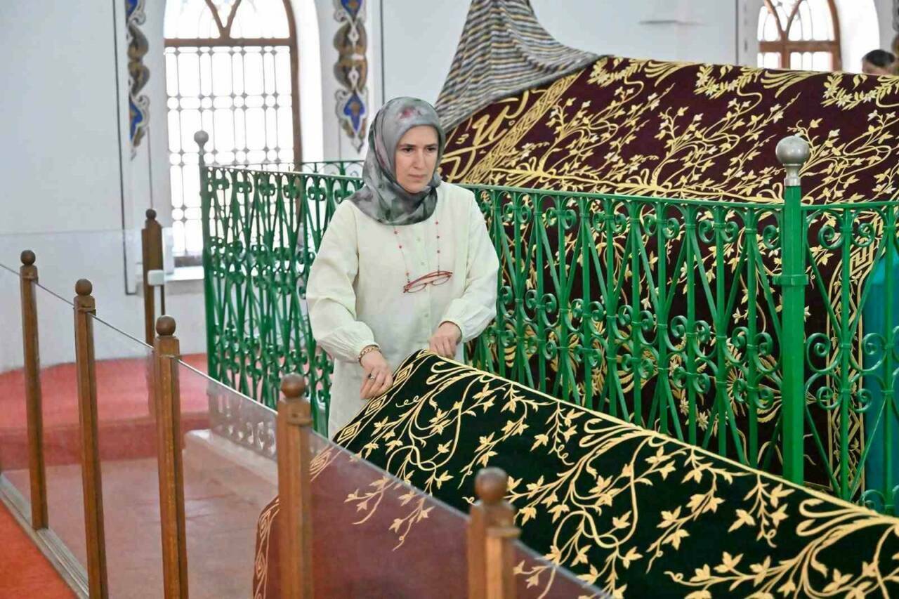 bursada hanedan turbelerindeki pusideler yenileniyor 4af13a28b519