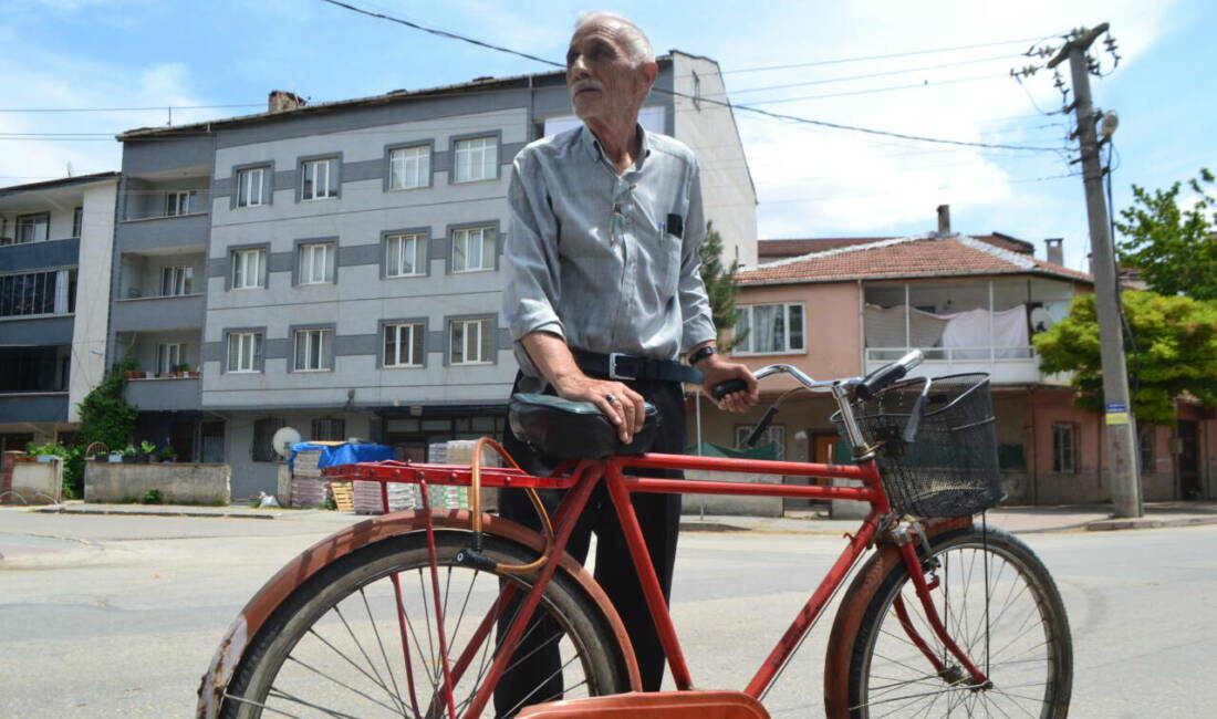 Bursa’da herkes onu bisikletiyle tanıyor! 38 yıllık muhtardan sağlıklı yaşam formülü Bursa'nın İnegöl ilçesinde 1988'den bu yana Süleymaniye Mahallesi Muhtarlığı görevini