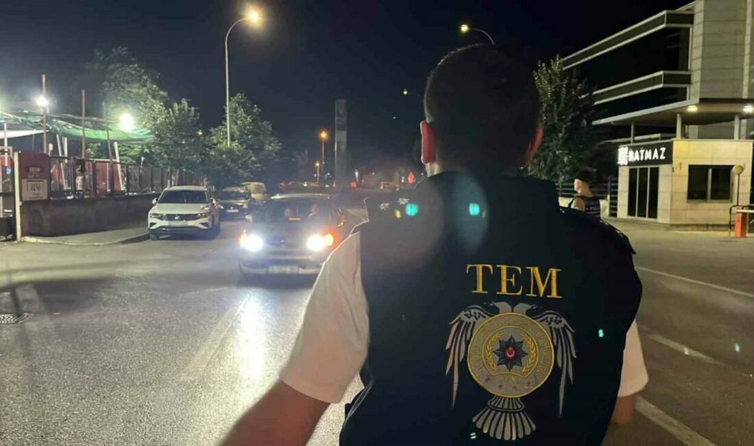 Bursa’da iki ilçe abluka altına alındı! Bursa Emniyet Müdürlüğü koordinesinde Kestel ve Gürsu ilçelerinde gerçekleştirilen geniş