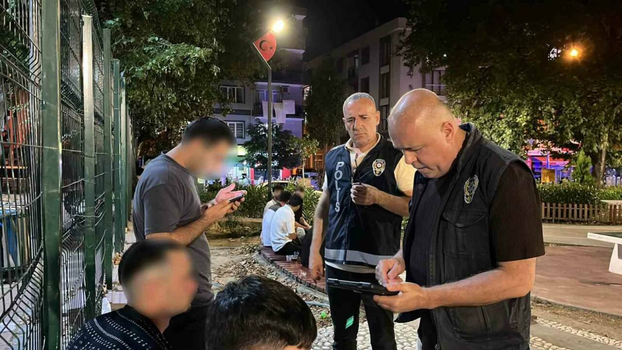 Bursa’da iki ilçe abluka altına alındı! 1 bursada iki ilce abluka altina alindi polis kus ucurtmadi fc9da5bc5939