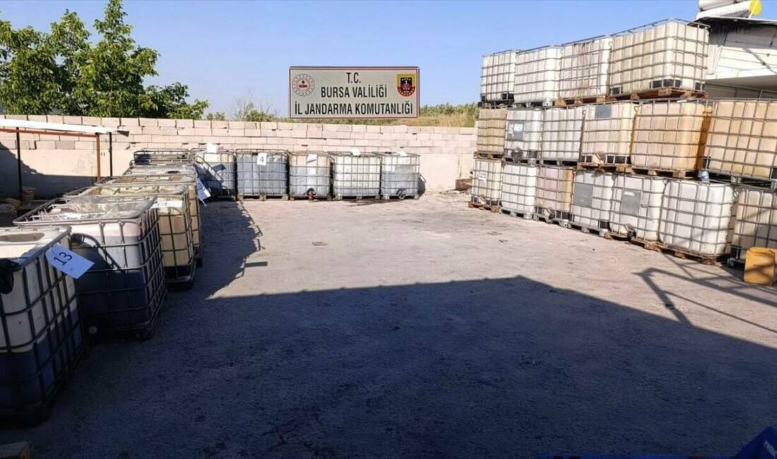 Bursa'nın Gemlik ilçesinde jandarmanın düzenlediği kaçak akaryakıt operasyonunda 5 şüpheli