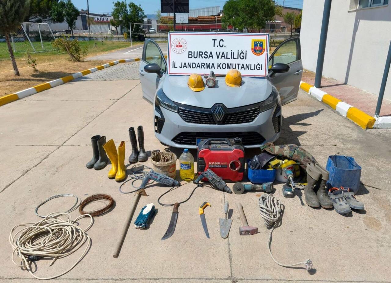 bursada kacak kazi operasyonu 35 metrelik tunelde yakalandilar 891f039bd1a4