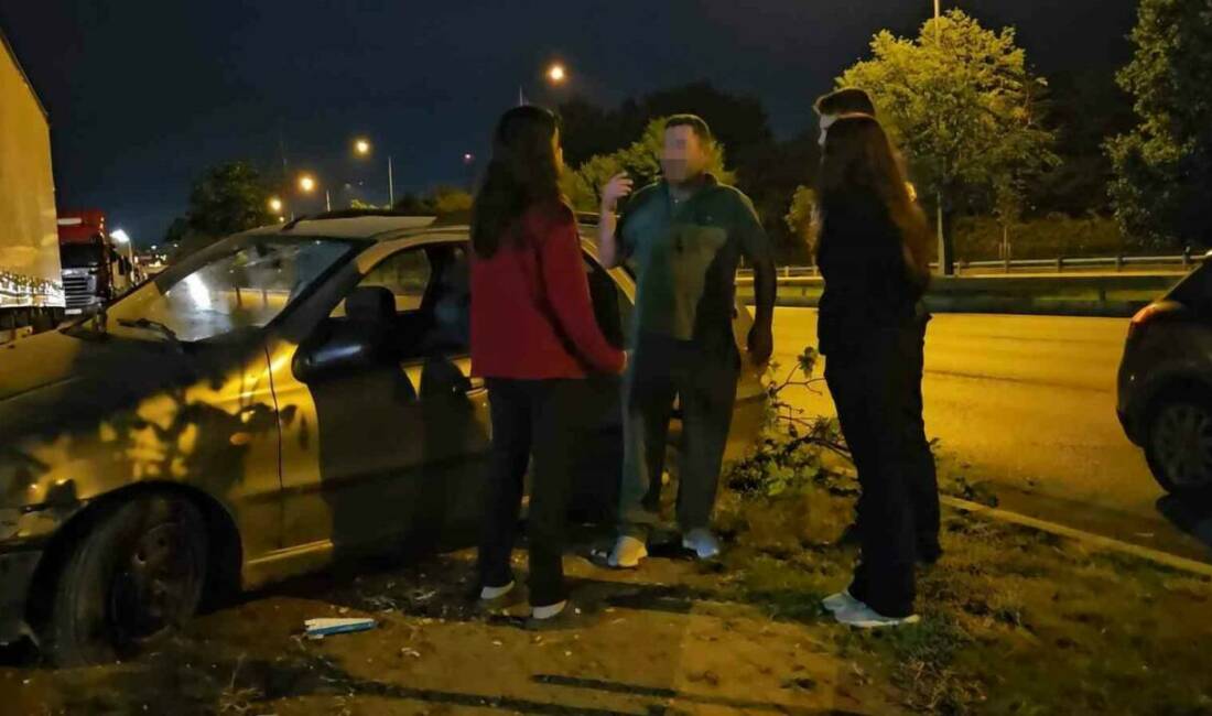 Bursa’da kaza sonrası ilginç anlar Bursa’nın Nilüfer ilçesinde kontrolden çıkan otomobilin TIR'a çarpması sonucu meydana