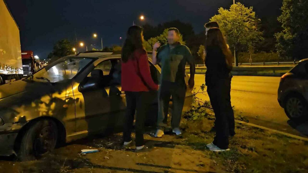Bursa’da kaza sonrası ilginç anlar 2 bursada kaza sonrasi ilginc anlar 3b222506c0d1