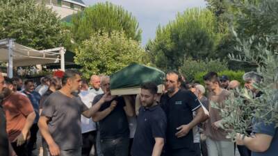 Bursa’nın Mudanya ilçesinde meydana gelen kazada yaralı sürücüyü kurtarmak isterken