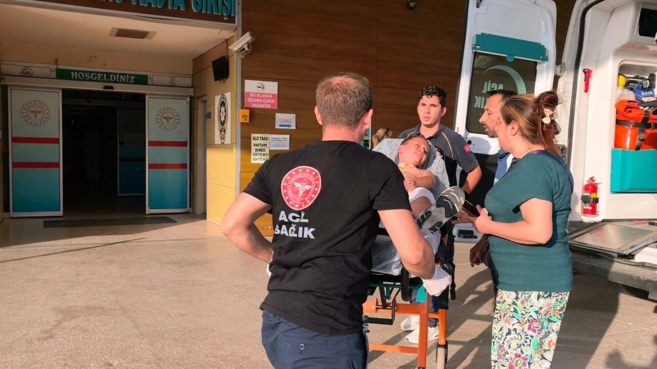 Bursa'da kolonya şişesiyle oyun kötü bitti! 1 bursada kolonya sisesiyle oyun kotu bitti a262bb64fdd2