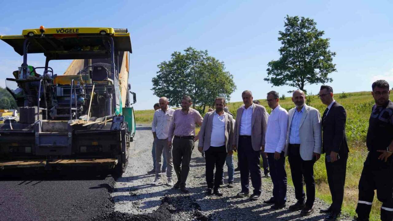 Bursa'da konforlu ve güvenli ulaşım! Sıcak asfaltlar döküldü... 2 bursada konforlu ve guvenli ulasim sicak asfaltlar dokuldu 11b72c0007fb