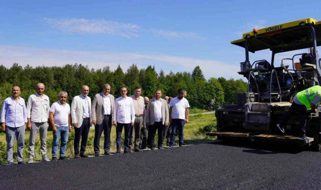Bursa’da konforlu ve güvenli ulaşım! Sıcak asfaltlar döküldü… İznik Belediye Başkanı Kağan Mehmet Usta, İlçe Kaymakamı Arif Karaman,