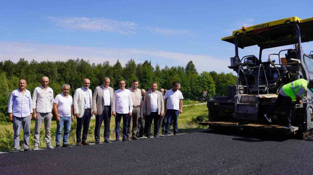 Bursa'da konforlu ve güvenli ulaşım! Sıcak asfaltlar döküldü... 5 bursada konforlu ve guvenli ulasim sicak asfaltlar dokuldu 50f4807ee69d