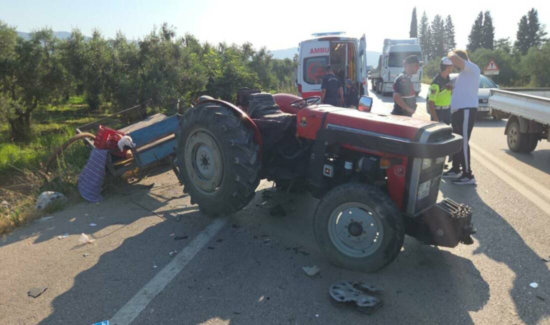 Bursa’da korkunç kaza Bursa'nın Orhangazi ilçesinde hafif ticari aracın traktöre çarpması sonucu meydana