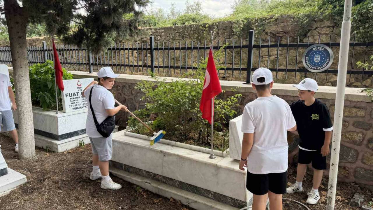 bursada kucuk yureklerden buyuk vefa 2a5085584880