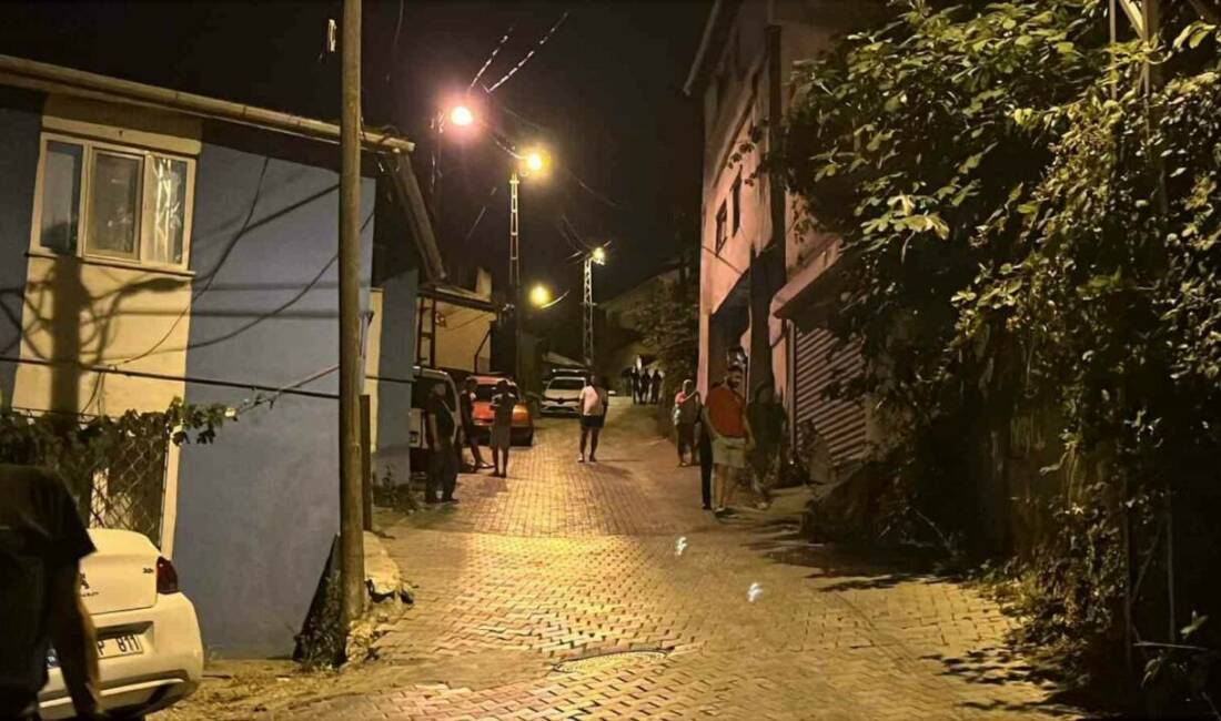 Bursa’da mahalleyi ayağa kaldıran olay! Bursa’da pompalı tüfekle sokağa gelen şüpheli, mahalle sakinlerinin uyarılarına rağmen