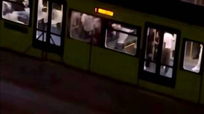 Bursa’da iki grup arasında çıkan kavga metro istasyonunu adeta savaş