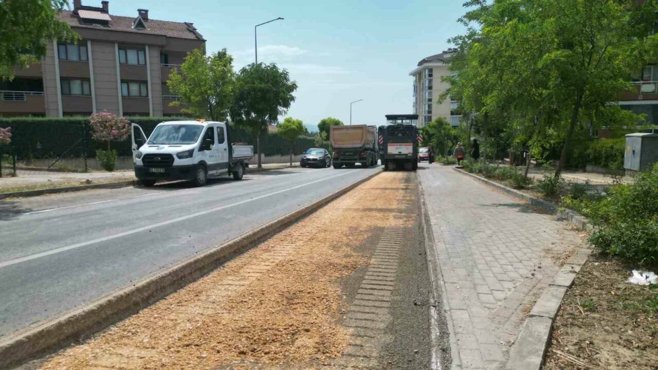 bursada o yol yenileniyor a357ef137f96