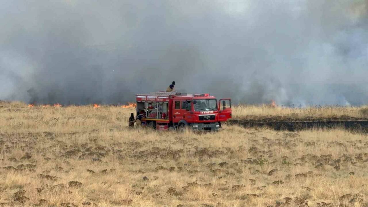 Bursa’da korkutan yangın 1 bursada otluk alanda yangin 245d2eb5914d
