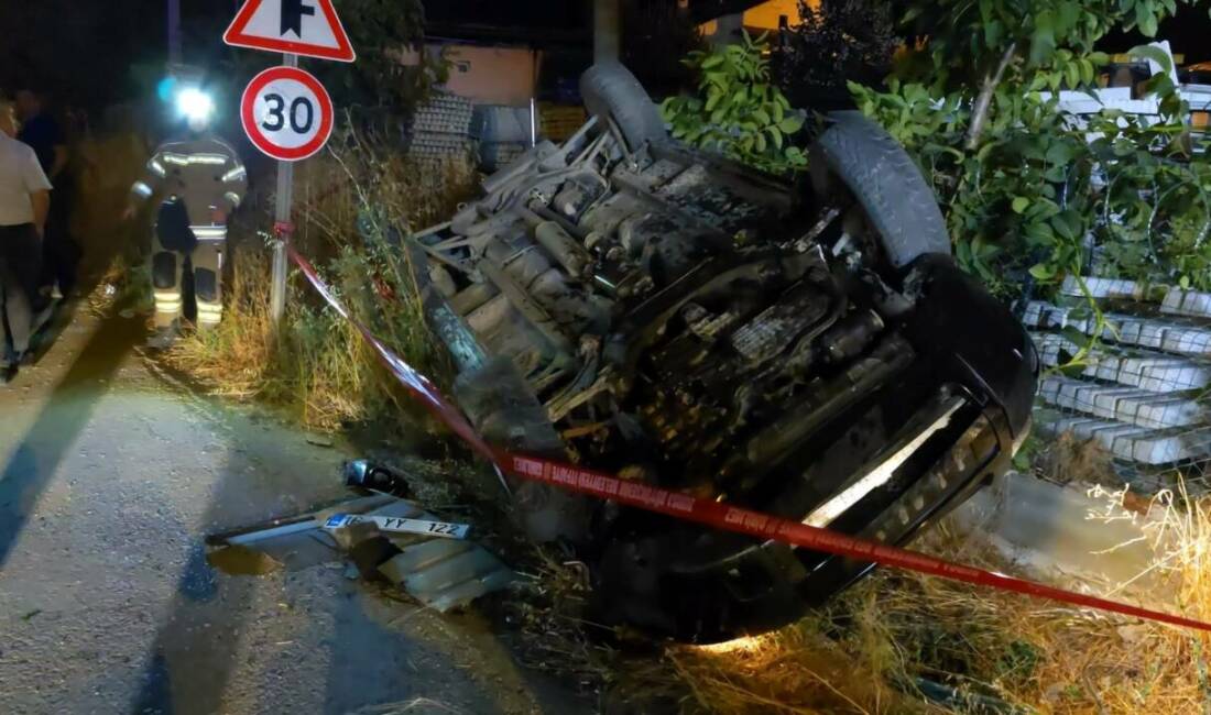 Bursa’da otomobil takla attı Bursa'nın İnegöl ilçesinde sürücüsünün kontrolünden çıkan otomobilin takla attığı kazada