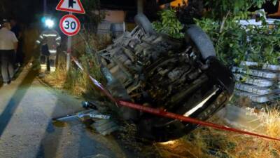 Bursa'nın İnegöl ilçesinde sürücüsünün kontrolünden çıkan otomobilin takla attığı kazada