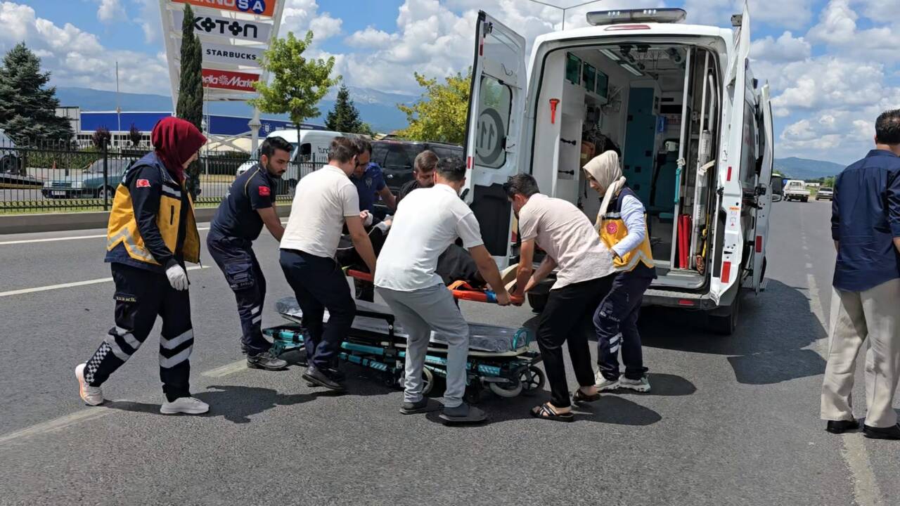 Bursa'da otomobille motosiklet çarpıştı! 7 bursada otomobille motosiklet carpisti 387d36c9fcb3